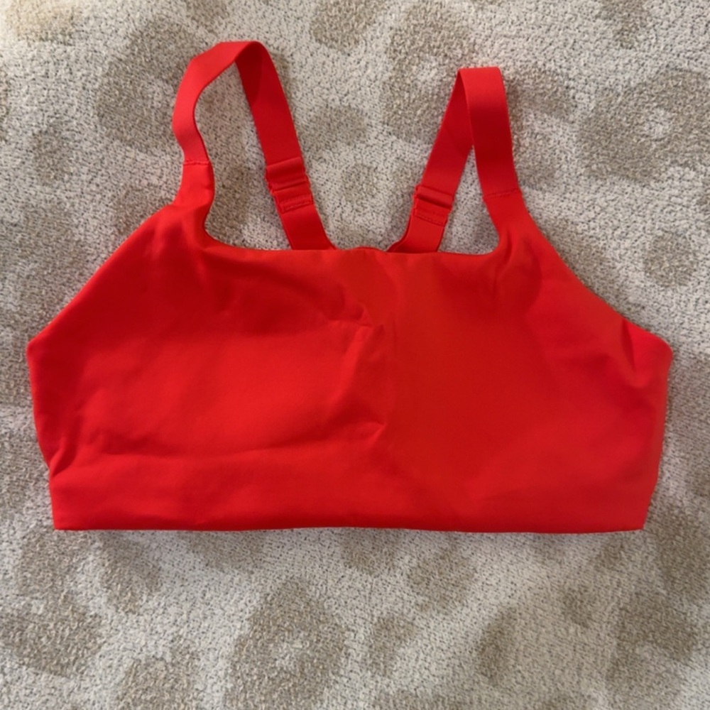 Ultralu Square-Neck Workout Bra Medium
Support, B/C Cup